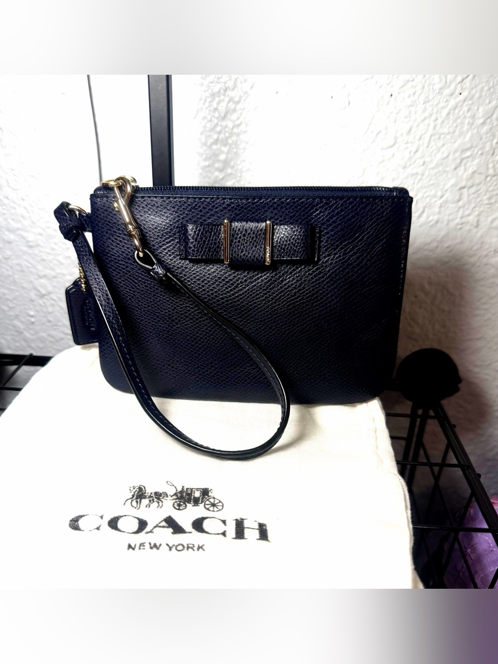 Coach Navy Bow Small Wristlet F52629 Crossgrain Leather - M1495 - Dust Bag